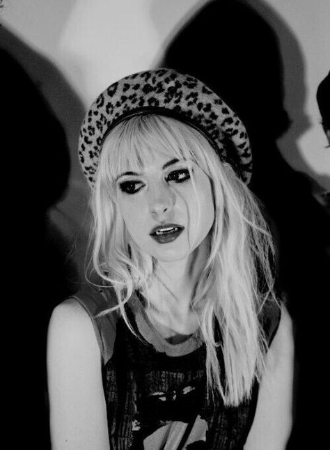 Paramore After Laughter, Hayley Williams, Paramore, A Woman, Black And White, Makeup, Hair, White, Black