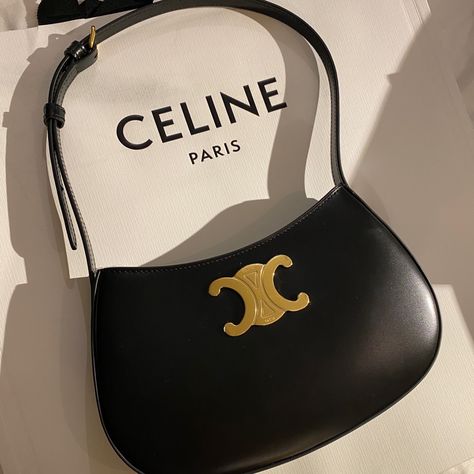 Brand New Celine Tilly Bag With Tag, Original Box And Packaging. Just Came Out For Season 2024. Purchased From Her Hometown, Paris France Earlier This Month. Guaranteed Authenticity. Can Provide Original Receipt If Requested. Calfskin Lambskin Lining Gold Finishing Shoulder Carry Zipped Closure One Main Compartment One Inner Flat Pocket Adjustable Strap With A Minimum Drop 8 In (21,5 Cm) And Maximum Drop 11 In (28 Cm) Elevate Your Style With This Stunning Black Tilly Shoulder Bag From Celine Par Celine Black Bag, Celine Aesthetic, Designer Wishlist, Tas Branded, Celine Paris, Parisian Theme, Celine Shoulder Bag, Trendy Purses, Dream Bags