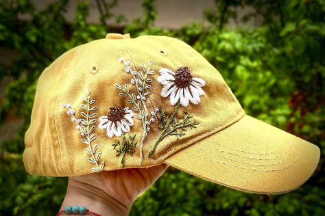 Embroidered Baseball Hat, Hand Embroidered Hat, Embroidery Hats Baseball Caps, Embroidered Hats Ideas, Creative Hats, Bone Bordado, Bible Guide, Clothing Embroidery, Denim Cap