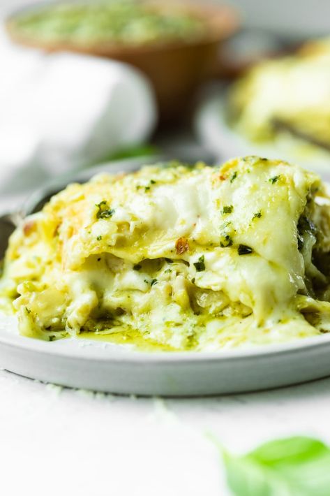 Indulge in a delicious twist on traditional lasagna with this easy and flavorful Chicken Pesto Lasagna recipe. Follow along with our step-by-step instructions and impress your family and friends with this tasty dish. #pestolasagna #chickenlasagna #pestochickenlasagna #chickenpestolasagna #lasagnarecipe #pestorecipe Pesto Chicken Lasagna, Pesto Lasagna Recipe, Chicken Pesto Lasagna, Cheesy Chicken Tortilla Soup, Honey Lime Enchiladas, Easy Creamy Chicken, Pesto Lasagna, Oven Ready Lasagna, Traditional Lasagna