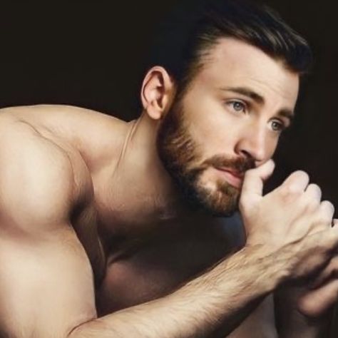 Chris Evans Gay Kiss, Chris Evans Gay, Chris Evans Beard, Chris Evans Shirtless, Steven Grant Rogers, Men Abs, Christopher Evans, Robert Evans, Chris Evans Captain America