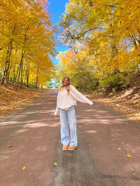 cute outdoor fall pictures, road pictures, cute fall outfits Fall Pictures By Yourself, Fall Pics For Instagram, Falls Pictures Poses, Cute Fall Selfies, Poses For Fall Pictures Instagram, Autumn Insta Pics, Fall Pictures Aesthetic Poses, Fall Pictures For Instagram, Fall Photos Instagram