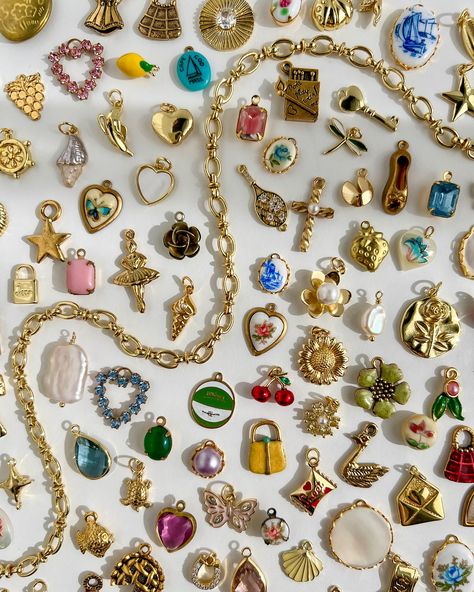 a collection of 270+ vintage & modern charms to pick from💐⭐️🧺👛🦋🍸👒!! #charmnecklace #vintagestyle #customjewelry #summerfashion #jewelryinspo #cottagecorefashion #pinterestinspired #coolgirlstyle #customcharmnecklace #girlyaesthetic #oneofakindjewelry Charms Jewelry Ideas, Vintage Jewellery Aesthetic, Charms Aesthetic, Charm Aesthetic, Chunky Jewellery, Aesthetic Dinner, Diy Jewelry Set, Dope Jewelry Accessories, Diy Jewelry Rings