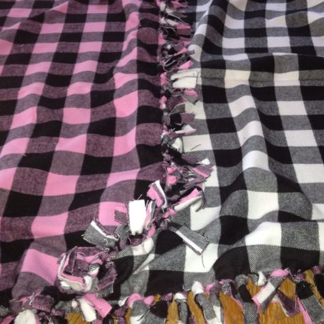 My 1st homemade blanket Matching Tie Blankets For Couples, Matching Blankets For Couples, Tie Blanket Ideas For Boyfriend, Couples Activity, Matching Blankets, Friend Hoodies, Sew Blankets, Cozy Items, Couple Blanket