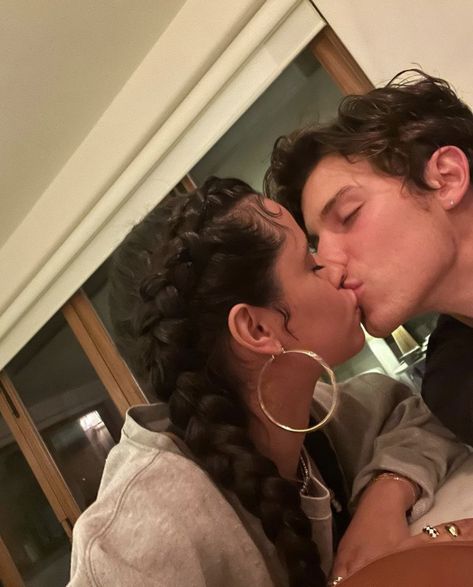 Camila Cabello and Shawn Mendes Shawn Mendes Kissing, Alison Argent, Hikes In Los Angeles, Miami Vacation, Best Couple, Shawn Mendes, Celebrity Couples, Couple Pictures, Daily Mail