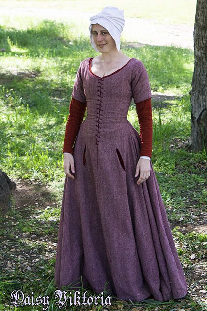 Pink Wool Kirtle | Faerie Queen Costuming Medieval Women Dress, Medieval Dress Peasant, Medieval Dress Pattern, Norse Clothing, Medieval Gown, Medieval Garb, Medieval Clothes, Queen Costume, Medieval Costume