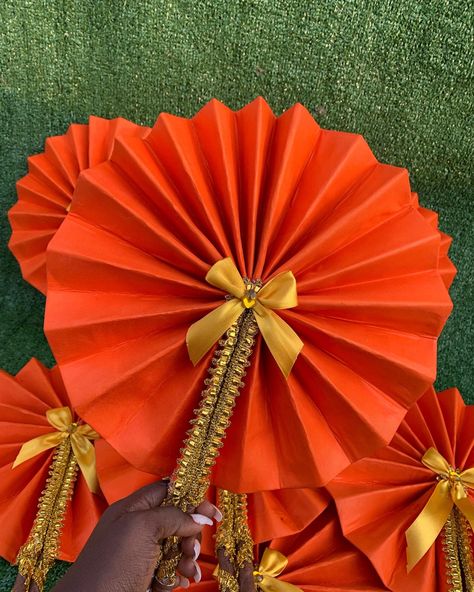 Bridal Fans, Bridal Fan, Fans Design, Fascinator Hats Wedding, African Crafts, African Accessories, Diy Fan, Orange And Gold, Wedding Fans