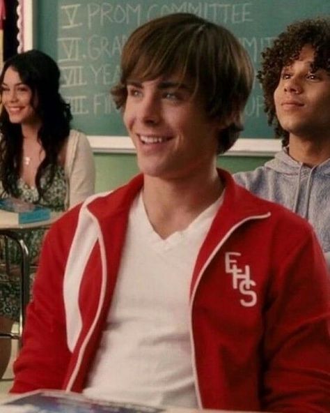 Zac Efron High School, Zac And Vanessa, Zach Efron, Troy And Gabriella, Ryan Evans, High School Musical 3, High School Music, Troy Bolton, The Greatest Showman