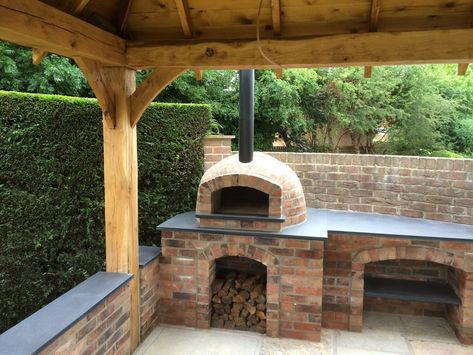 Outdoor Brick Pizza Oven, Outdoor Pizza Oven Kits, Brick Pizza Oven Outdoor, Outdoor Fireplace Pizza Oven, Pizza Oven Plans, Backyard Pizza Oven, Garden Pizza, Build A Pizza Oven, Brick Oven Outdoor