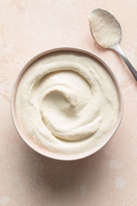 This homemade Cashew Mayo is quick and easy to make with a creamy texture and tangy flavour. You need just 6 ingredients plus water and it's egg-free and oil-free! Cashew Mayo, Mayo Recipe, Vegan Mayonnaise, Crumb Topping, Eat Clean, Creamy Texture, Egg Free, Glass Dishes, Gluten Free Vegetarian