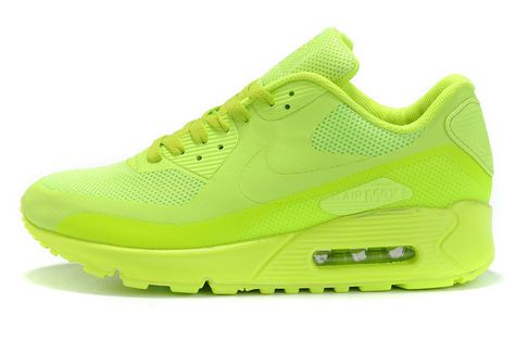 Le Manoosh Yellow Trainers, Neon Shoes, Air Nike, Nike Air Max 2015, Nike Boots, Nike Neon, Yellow Sneakers, Yellow Nikes, Nike Shoes Outfits