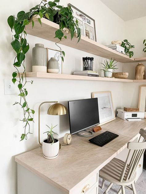 Shelves Above Desk, Office Wall Shelves, Office Shelves, Home Office Shelves, Cozy Home Office, Office Guest Room, Office Room Decor, Floating Shelves Diy, Home Inspo