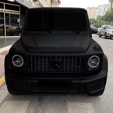 Black G Wagon, Mercedes Jeep, Black Mercedes, Luxury Cars Audi, Mercedes Suv, Dream Cars Mercedes, Mercedes G Wagon, Top Luxury Cars, Dream Cars Jeep