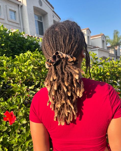 Follow @killinitkammy via Instagram ✨ | #locs #locstyles #locs #locinspo #dreadstyles #dreadlocks #locjourney #loclove #starterlocstyles #startermicrolocs #fyp #explore #explorepage #blondelocs #bleachedlocs #fyp #womenwithlocs Loc Braids, Loc Ponytail, Ponytail Blonde, Micro Locs, Blonde Tips, Loc Styles, Locs, Hair Inspo, Dreadlocks