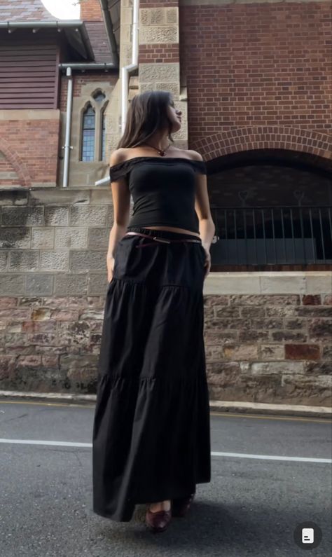 All Black Long Skirt Outfit, Tiered Skirt Outfit Summer, Black Maxi Skirt Outfit Summer, Black Tiered Skirt Outfit, Black Flowy Skirt Outfit, Black Ruffle Skirt Outfit, Boho Maxi Skirt Outfit, Tiered Maxi Skirt Outfit, Black Long Skirt Outfit