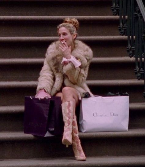 Carrie Bradshaw Outfits, I Miss Her, Sarah Jessica Parker, Carrie Bradshaw, Celebrity Couples, Fashion Inspo Outfits, Style Icons, Carry On, The City