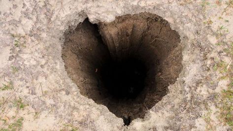 the deepest hole in the world Hole In Ground, Hole In The Ground, Zadar Croatia, Tøp Wallpaper, The Burrow, Zadar, Desk Top, Wasp, Interesting Articles