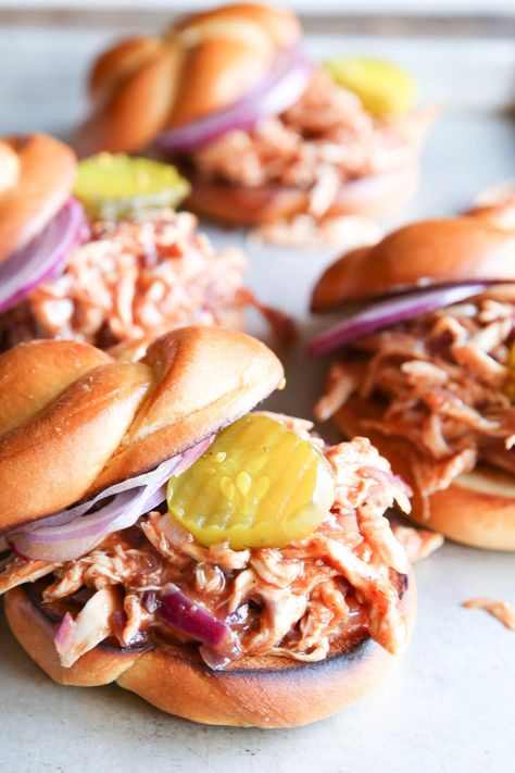 BBQ Pulled Chicken SandwichesDelish Bbq Pulled Chicken Sandwiches, Bbq Pulled Chicken, Quick Chicken Dinner, Pulled Chicken Sandwiches, Garlic Herb Chicken, Easy Sandwich Recipes, Bbq Chicken Recipes, Chicken Sandwich Recipes, Chicken Sandwiches