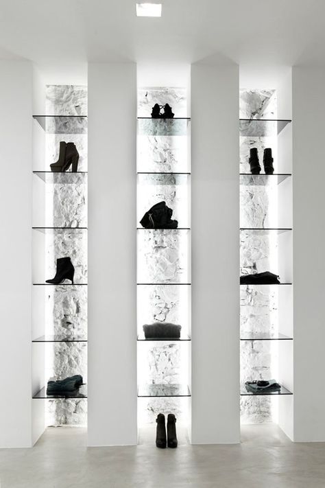 Retail Display Floating Shelves, Shoe Display Retail, Store Display Shelves, Display Wall Design, Retail Lighting Design, Store Lighting, Shoe Store Design, Fashion Showroom, Retail Lighting