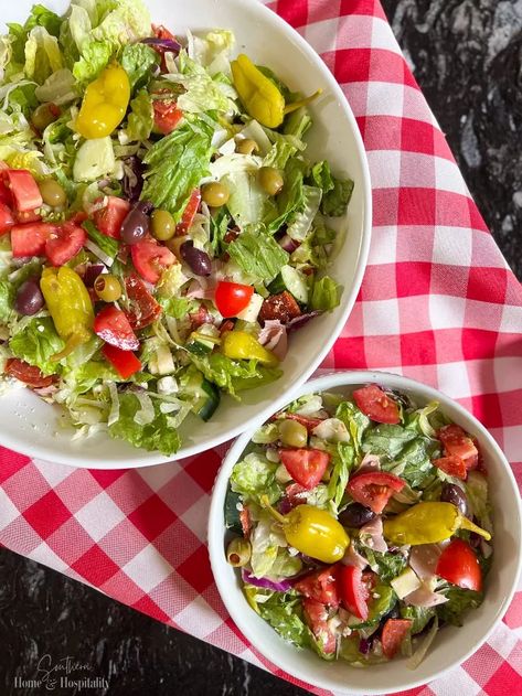 Antipasto Salad Recipe, Antipasto Salad, Pork Salad, Vinaigrette Salad, Italian Meats, Salad Toppings, Italian Salad, Feta Salad, Summer Salad Recipes