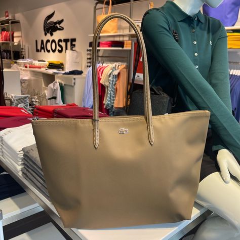 New! Lacoste Tote - Brown Zip Top One Zip Pocket Inside Durable Everyday Use *** 100% Authentic *** New With Tag Fast Shipping / Packed With Care Lacoste Bag Women, Lacoste Aesthetic, Lacoste Tote Bag, Lacoste Outfit, Realistic Wishlist, Lacoste Bag, Tote Bag Outfit, University Bag, Uni Bag