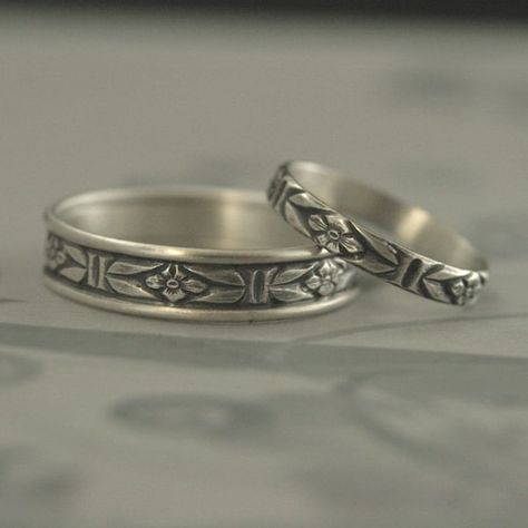 debblazer - Etsy Silver Wedding Bands For Men, Floral Wedding Rings, Vintage Engraved Wedding Band, Rings Silver Wedding, Wedding Bands Silver, Wedding Rings Silver, Floral Wedding Ring, His And Hers Rings, Stainless Steel Wedding Ring