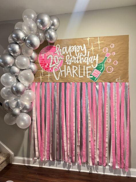 21 St Party Ideas, Brown Paper 21st Sign, Trendy 21st Birthday Ideas, Birthday Decorations 20 Years, 21st Birthday Wall Decorations, Dorm Bday Decorations, 20th Themed Birthday Party, 20th Bday Ideas Party, Party Ideas 20th Birthday