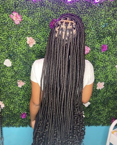 Shmedium Knotless Braids Long With Curls, Medium Knotless Braids Waist Length, Small Knotless Braids With Curly Ends, Holiday Braids, Braids With Curly Ends, Locs Styles, Cute Box Braids, Big Box Braids Hairstyles, Single Braids