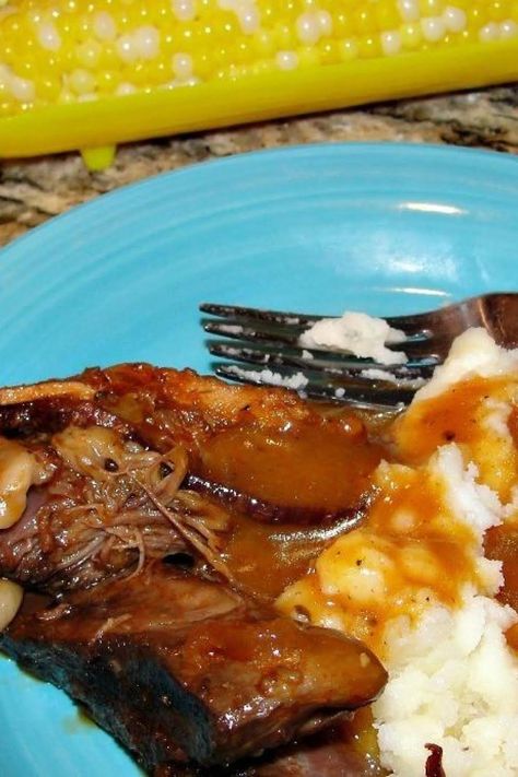 Pot Roast Terceira Island-Style (Alcatra) Portuguese Pot Roast Recipe, Veal Recipes, Homemade Ravioli, Dinners To Make, Pot Roast Recipes, Healthy Family Meals, Brazilian Food, Portuguese Recipes, Back To Nature