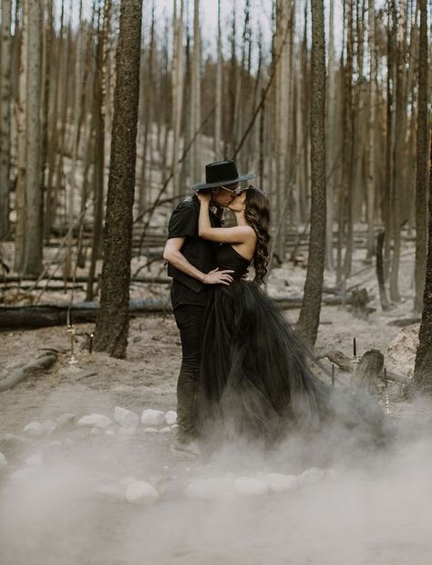 Modern Witch Elopement // engagement shoot in all black // photos by White Willow Photography Black Elopement, Halloween Themed Wedding, Gothic Wedding Dress, Goth Wedding, Dark Wedding, Halloween Tags, Halloween Photoshoot, Gothic Wedding, The Bohemian