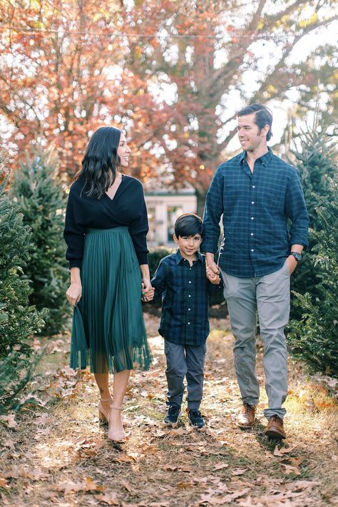 Blue And Green Holiday Photo Outfits, Green Sweater Family Pictures, Family Outfits Christmas Pictures, Emerald Christmas Photoshoot, Christmas Family Pics Outfit, Green And Gold Family Picture Outfits, Green And Blue Christmas Outfits Family, Christmas Eve Family Outfits, Emerald Green Holiday Family Photos