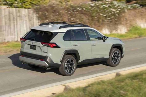 Whether you are planning to acquire your new or used Toyota RAV4 SUV, it is important to know the best years for the Toyota RAV4. Rav4 Offroad, Rav4 Car, New Corolla, Best Suv, Rav4 Hybrid, Old Jeep, Luxury Vehicles, Used Toyota, Reliable Cars