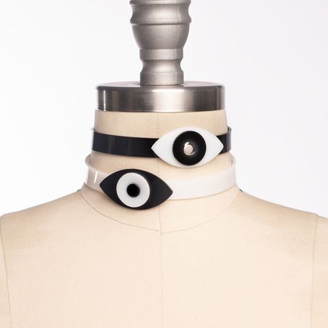 This black and white eye choker is inspired by Surrealism, pop art, and an admiration for understated oddness. Bold and graphic, yet sleek and easy to wear.  Collar is 1/2" wide. Silver toned hardware.   This listing is for ONE choker, not the set. SMALL/MEDIUM (11-13") MEDIUM/LARGE (13-15") LARGE/X-LARGE (15-17") Custom sizing available.  All pieces are MADE TO ORDER, standard sizes S/M-L/XL.  If your measurements fall outside these standards or you are unsure of what size to order, select "CUS Fall Outside, Posture Collar, White Eyes, Choker Collar, 여자 패션, Character Outfits, Eye Black, Look Cool, Character Design Inspiration