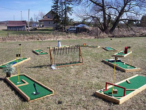 Backyard Mini Golf, Diy Mini Golf, Mini Golf Ideas, Portable Mini Golf, Mini Putt, Dubai Golf, Putt Putt Golf, Diy Yard Games, Crazy Golf