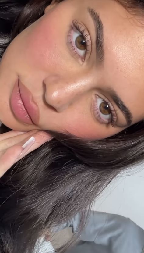 Kylie Jenner with no filter on Kylie Jenner Makeup Natural, Kylie Aesthetic, Kendall Jenner Maquillaje, Kylie Jenner Eyebrows, Kylie Jenner Eyes, Kylie Jenner Face, Kylie Jenner Makeup Look, Maquillage Kylie Jenner, Kylie Jenner Makeup Tutorial