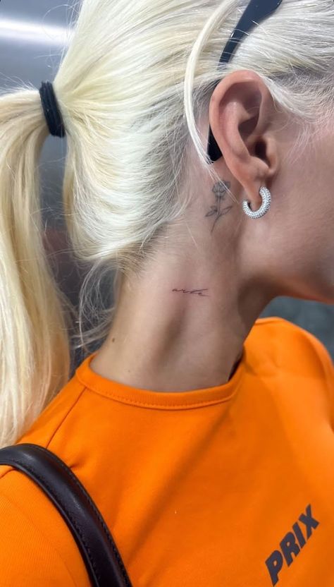 Lover Neck Tattoo, Bae Tattoo, Brown Tattoo Ink, Small Neck Tattoos, Tattoo Placements, Small Girly Tattoos, Ear Tattoo Ideas, Neck Tattoos Women, Mommy Tattoos