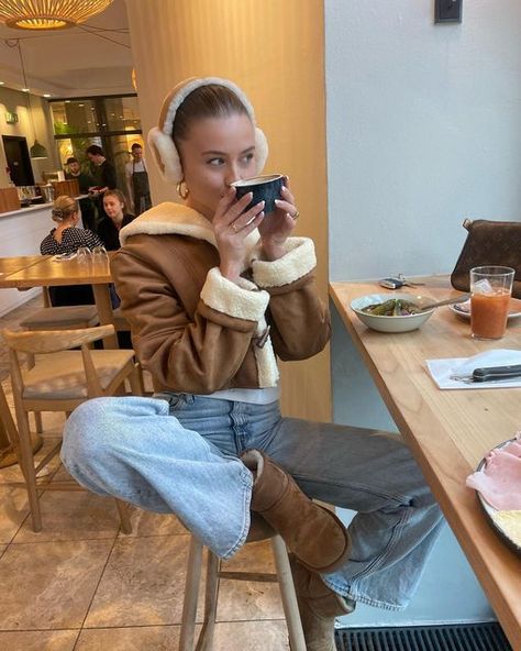 Warm Coats, Uggs Outfit, Stockholm Fashion, Foto Ideas Instagram, Winter Fits, Winter Fashion Outfits, Fall Winter Outfits, Mode Outfits, Outfit Inspirationen