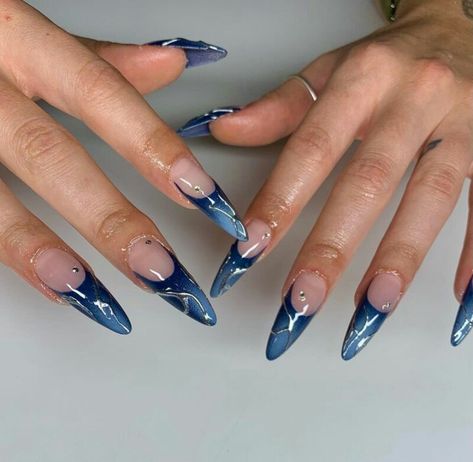 Blue Nails With Chrome Powder, Saturno Nails, Blue Nails With Chrome, Nails With Chrome Powder, Metallic Blue Nails, Nails With Chrome, Concert Nails, Navy Blue Nails, Minimal Nails