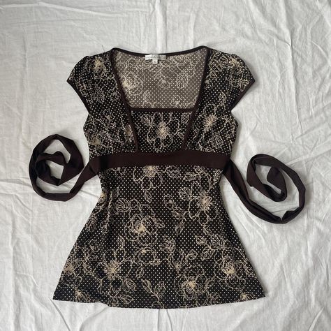 Fairygrunge brown babydoll top. Empire waist with... - Depop Diy Empire Waist Top, How To Style Babydoll Top, Y2k Babydoll Top, 2000s Babydoll Top, Babydoll Outfit Aesthetic, Babydoll Top Outfit, Empire Waist Shirt, Depop Clothes, Bella Swan Twilight