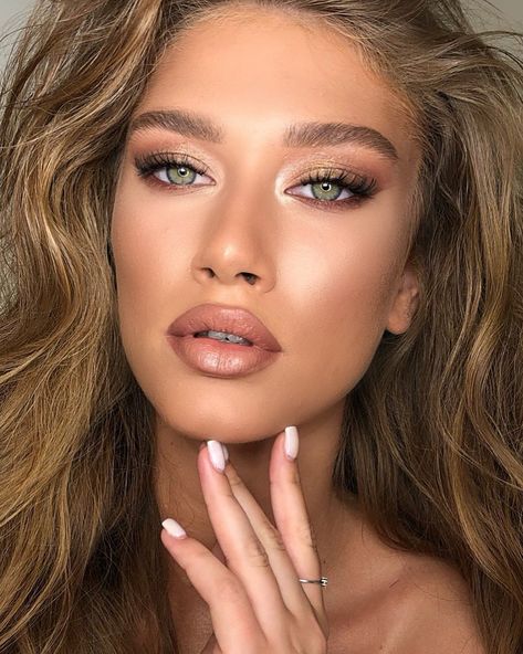 2020 Makeup Trends, 2020 Makeup, Prom Eye Makeup, Birthday Collage, My Mood, New Makeup, Fashion Hair, Makeup Trends, Makeup Nails