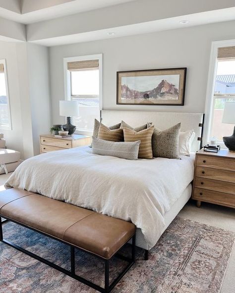 Bedroom Inspirations Earth Tones, Bedroom Earth Tones Warm Neutral, Natural Bedroom Decor Earth Tones, Earth Tone Bedroom Green, Neutral Bedroom Decor Earth Tones, Earth Tones Bedroom, Cabana House, Rental Bedroom, California Bedroom