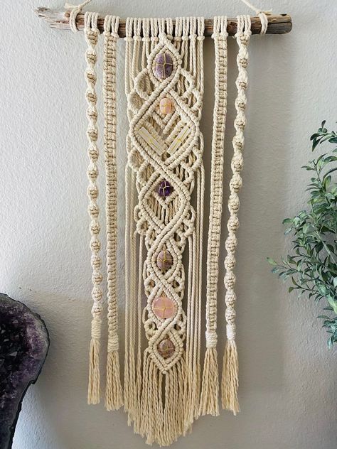 Macrame And Crystal Wall Hanging, Macrame Free Patterns Projects, Macrame Wall Pattern, Macrame Crystal Wall Hanging, Macrame With Stones, Macrame And Crystals, 5mm Macrame Projects, Macrame With Crystals, Macrame Chakra Wall Hanging