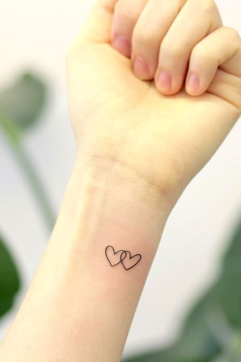 Tattoo Ideas Female Small Simple, Small Heart Wrist Tattoo, Small Heart Tattoo Ideas, Easy Tatoos, Small Tattoo Designs For Women, Small Heart Tattoo, Tatoos Small, Simple Heart Tattoos, Small Phoenix Tattoos