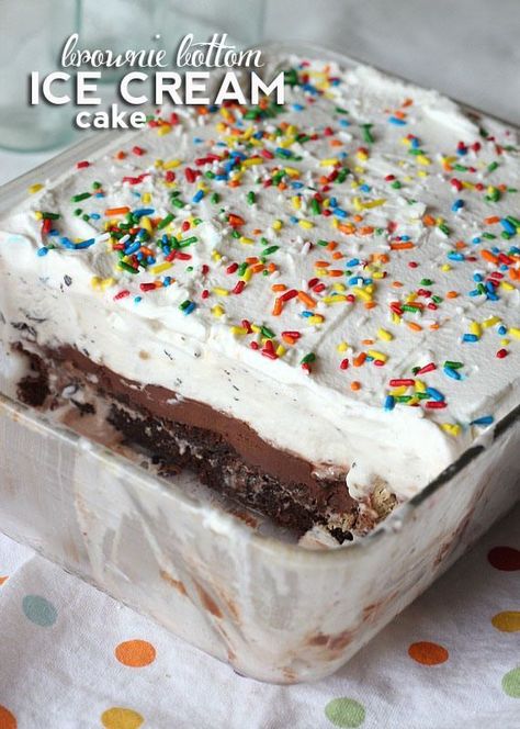 Best Ice Cream Cake, Desserts Cake, God Mad, Birthday Desserts, Ice Cream Treats, Cream Desserts, Good Eat, Think Food, Ice Cream Desserts