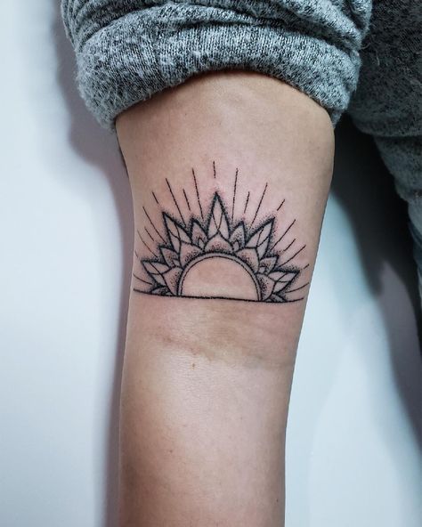 Katie on Instagram: “Some people will look at this and see a sunrise, some will see a sunset, and still others will just see half of a mandala. Like life, it’s…” Mandala Sunrise Tattoo, Half Sunset Tattoo, Half Circle Tattoo Design, Half A Sun Tattoo, Sunrise Tattoos For Women, Womens Elbow Tattoo, Mountain Sunrise Tattoo, Sunrise Tattoo Rising Sun, Half Circle Tattoo