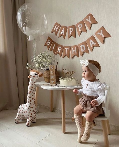 First Birthday Home Decoration Ideas, Baby Birthday Photoshoot, Balloons Photography, Baby First Birthday Cake, Happy Birthday Decor, Simple Birthday Party, Baby Birthday Decorations, 1st Birthday Pictures, 1st Birthday Photoshoot