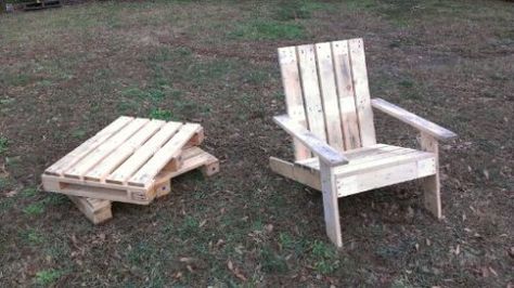 Pallet Adirondack Chair Pallet Bar Stools, Murphy Furniture, Adirondak Chairs, Adirondack Chairs Diy, Pallet Furniture Plans, Adirondack Chair Plans Free, Adirondack Chair Plans, Pallet Projects Easy, Wood Adirondack Chairs