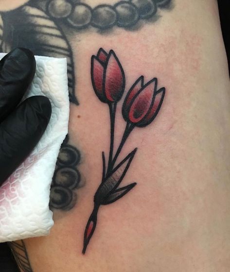 Tulip Tattoo Old School, Tulip Tattoo Traditional, Old School Tattoo Fillers, Filler Traditional Tattoo, Traditional Star Tattoo, Traditional Filler Tattoo, Small Traditional Tattoo Fillers, Traditional Tattoo Filler, Tattoo Fillers