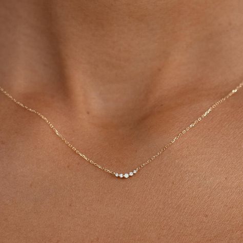 Small Diamond Jewelry, Linjer Jewelry, Simple Gold Jewelry, Wedding Jewelry Gold, خواتم خطوبة, Simple Gold Necklace, Golden Jewellery, Necklaces Simple, Simple Jewellery