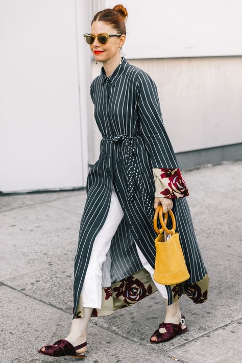 NYFW SS18 Street Style IV | Collage Vintage Shirt Dress Street Style, Yellow Dress Casual, Dress Over Pants, Shirt Dress Outfit, Blogger Street Style, White Capris, Mode Abaya, Mode Chic, Striped Shirt Dress